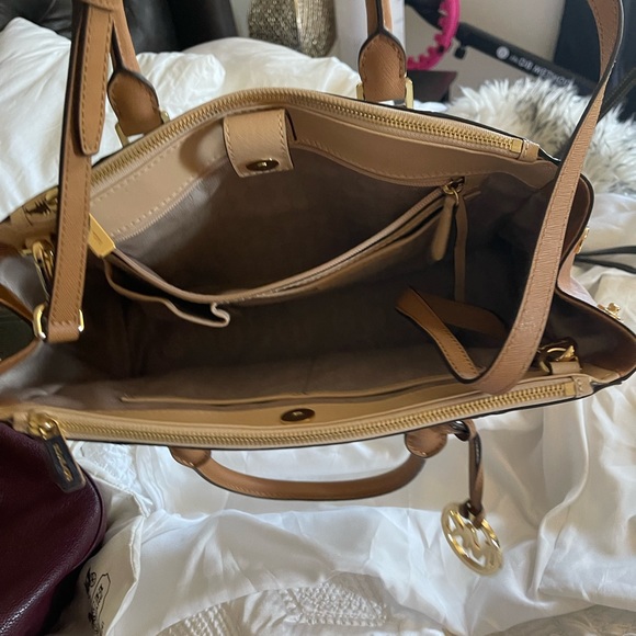 Never Used Michael Kors Large Bag - Picture 4 of 6